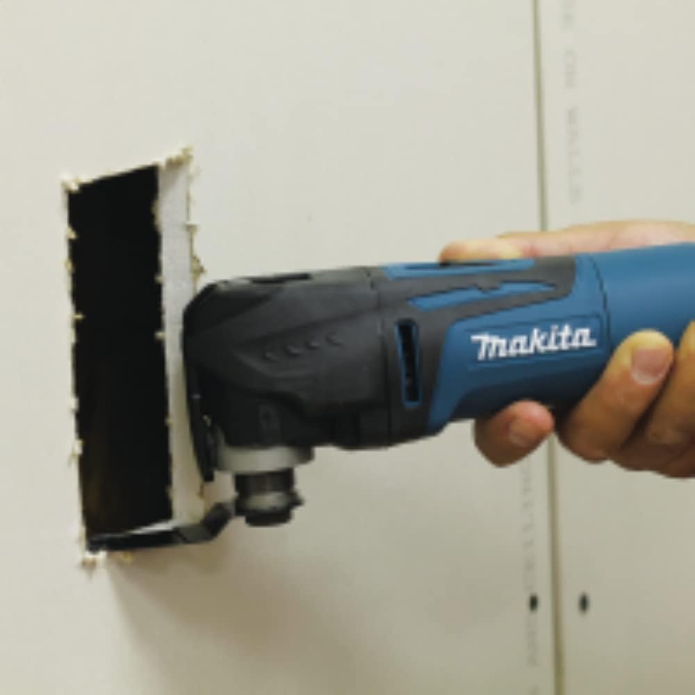 Makita TM3010CK/1 110V Multi-Tool Supplied in A Carry Case