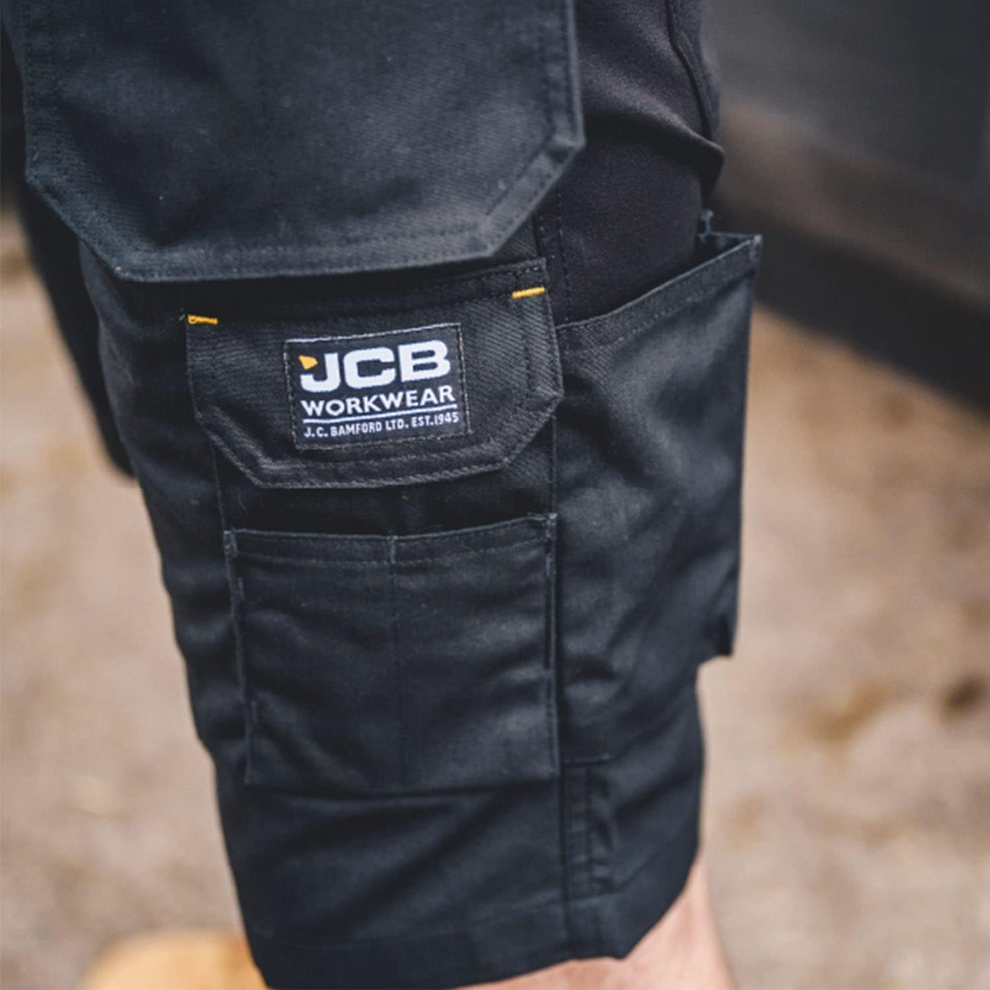 JCB - Trade Hybrid 4-Way Stretch Work Shorts - Mens Shorts Work Trousers - Cargo Shorts Men - Multiple Pockets - Holster Pockets - Black - Size: 30W