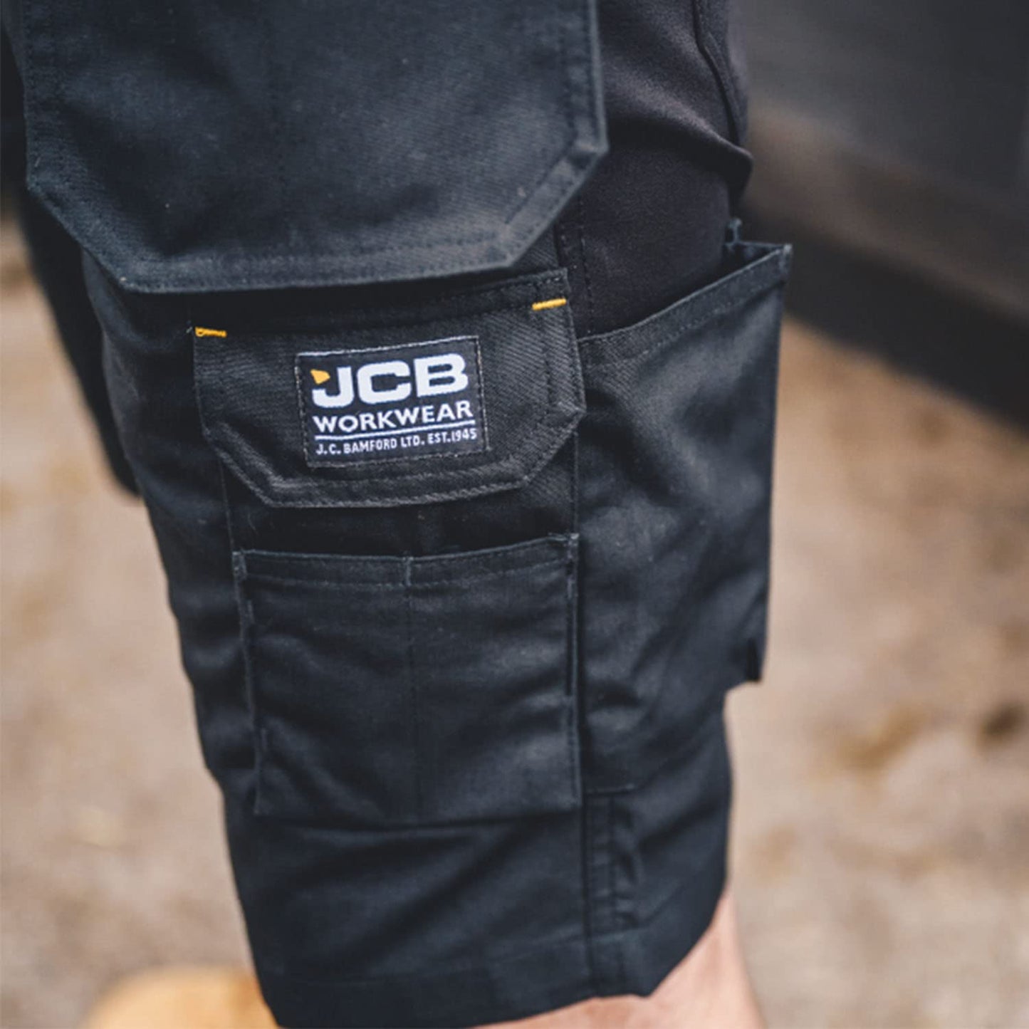 JCB - Trade Hybrid 4-Way Stretch Work Shorts - Mens Shorts Work Trousers - Cargo Shorts Men - Multiple Pockets - Holster Pockets - Black - Size: 34W