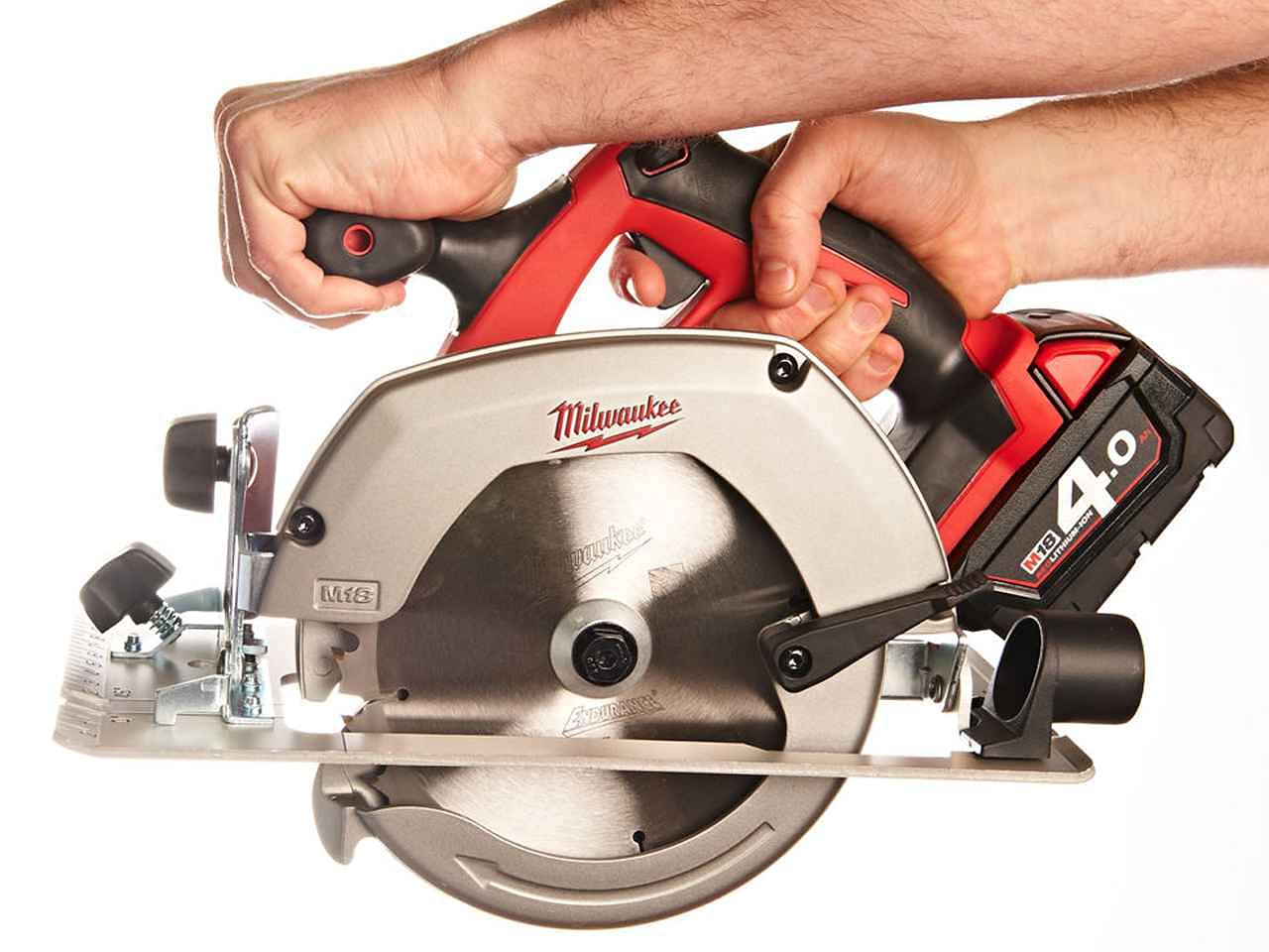 Milwaukee HD18CS402 M18 Circular Saw with 2 x 4.0Ah Batteries