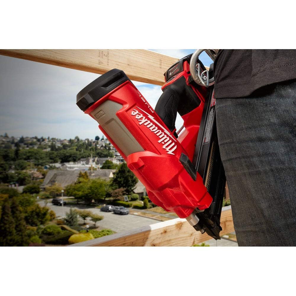 Milwaukee M18FFN-502C 18v Fuel Framing Nailer with 2 x 5.0Ah Batteries and Charger