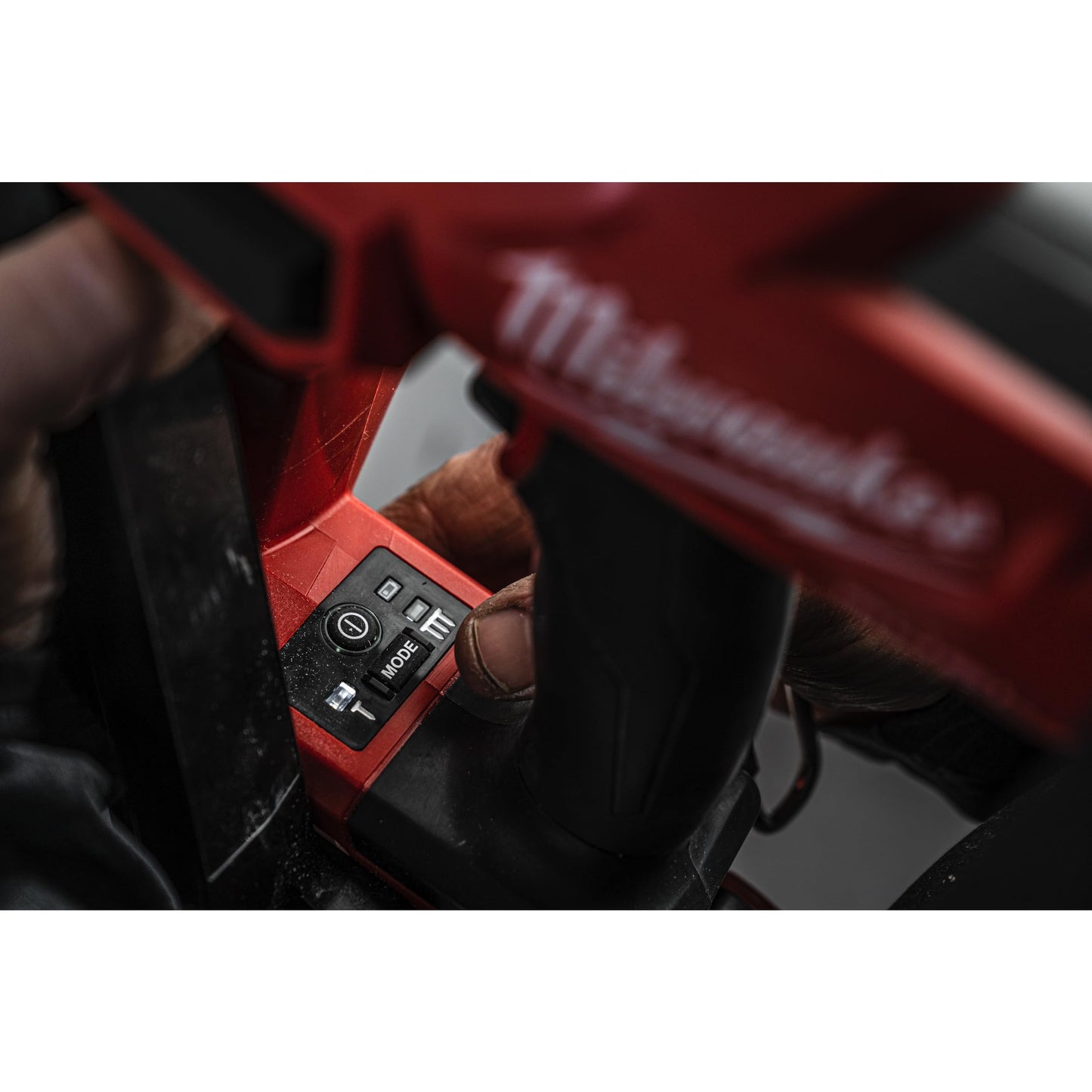 Milwaukee M18FN16GA-0 18v Fuel 16Ga Angled Nail Finish Nailer Body Only