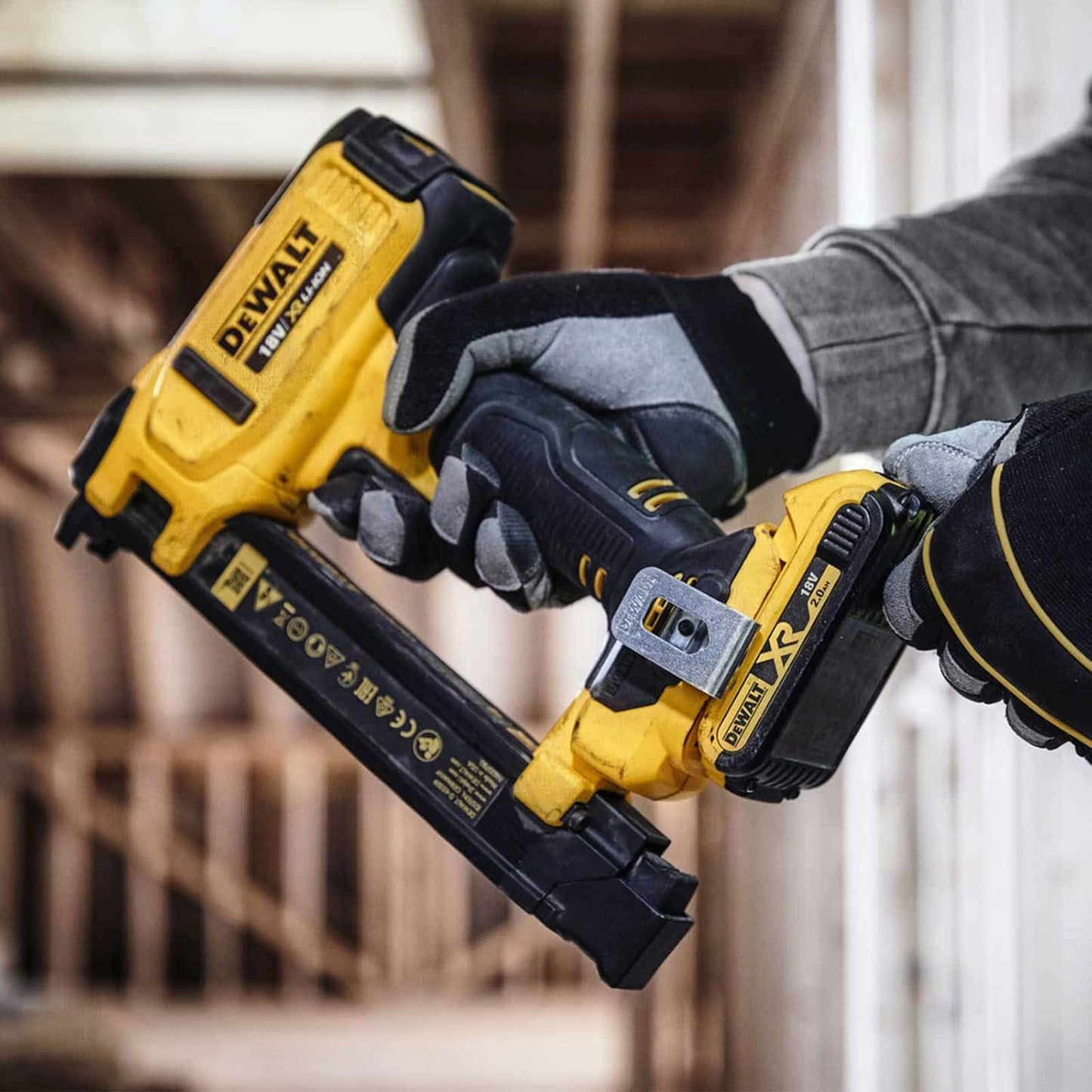 DeWalt DCN701D2 XR Electricians Stapler 18V 2 x 2.0Ah Li-ion