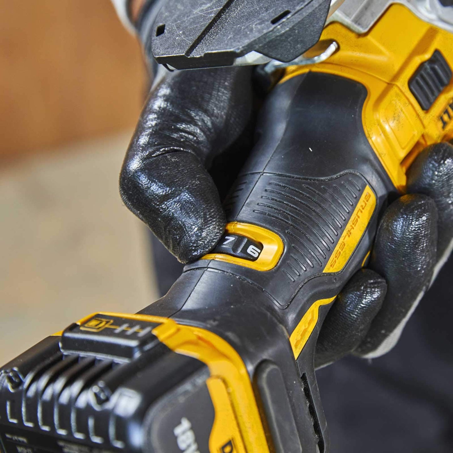 DeWalt DCS335 18v XR Cordless Brushless Body Grip Jigsaw No Batteries