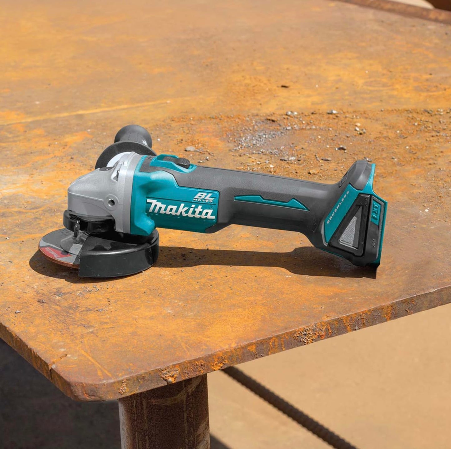 Makita DGA504Z 18V Li-ion LXT Brushless 125mm Angle Grinder – Batteries and Charger Not Included