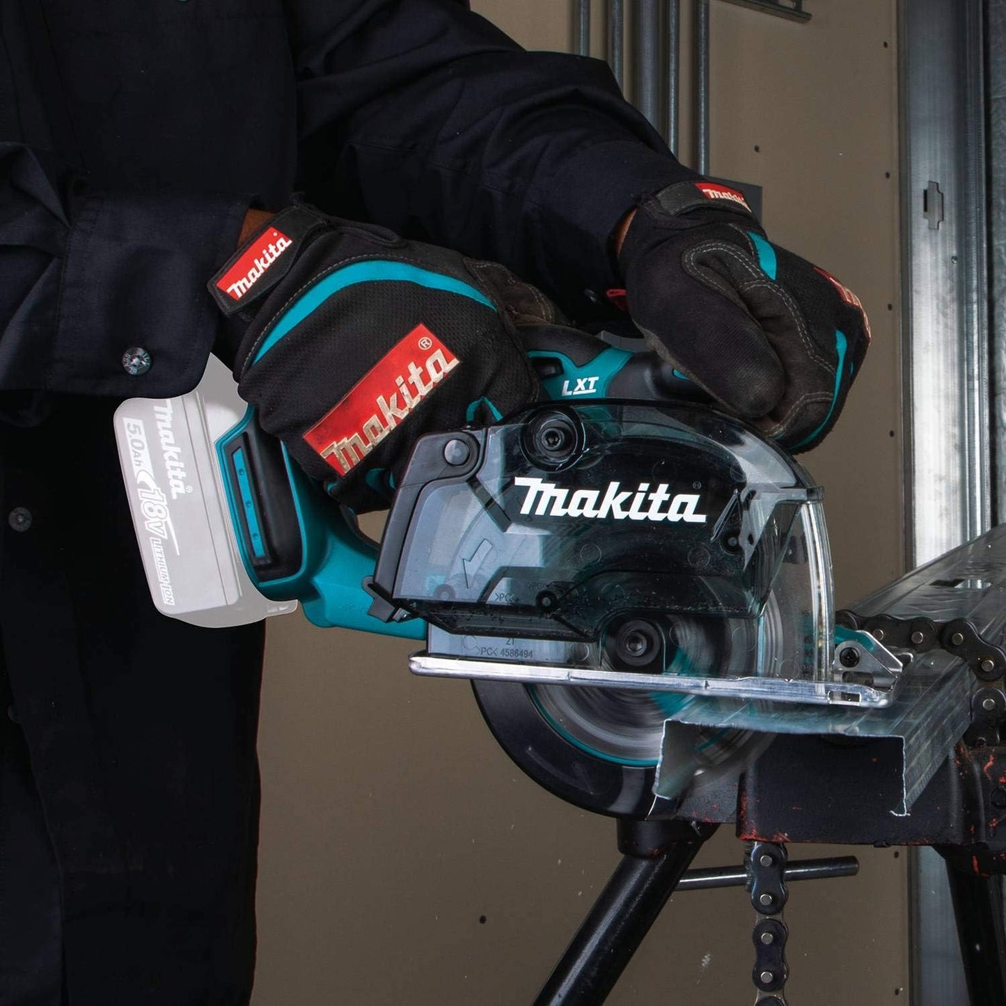 Makita XSC03Z 18V LXT Lithium-Ion Cordless 5-3/8" Metal Cutting Saw, with Electric Brake and Chip Collector, Tool Only