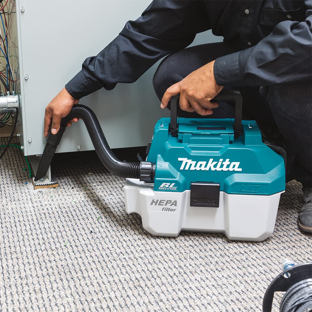 Makita JR001GD203 40V Max Li-ion XGT Brushless Reciprocating Saw Complete with 2 x 2.5 Ah Batteries and Charger Supplied in a Tool Bag