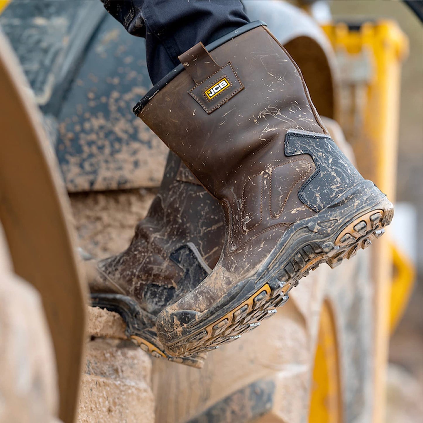 JCB - Denstone Brown Rigger Boot - 100% Metal Free - Boots for Men - Waterproof - Fibreglass Toecap - Men Shoes - Men's Work & Utility Footwear