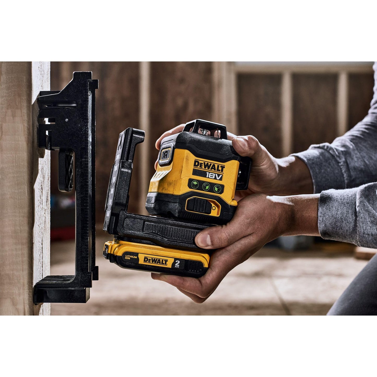 DEWALT DCLE34031N-XJ 18v Compact 3x360 Green Laser - Bare Unit