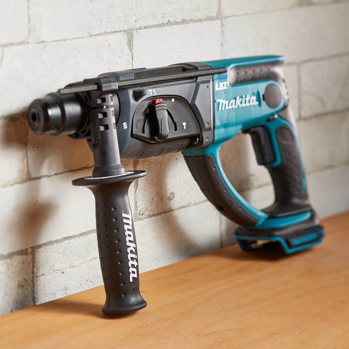 Makita DHR202Z 18V Li-Ion LXT 20mm SDS-Plus Rotary Hammer - Batteries and Charger Not Included