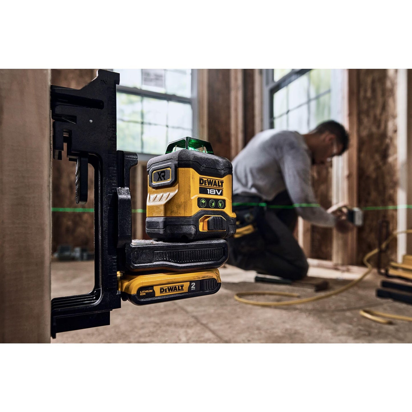 DEWALT DCLE34031N-XJ 18v Compact 3x360 Green Laser - Bare Unit