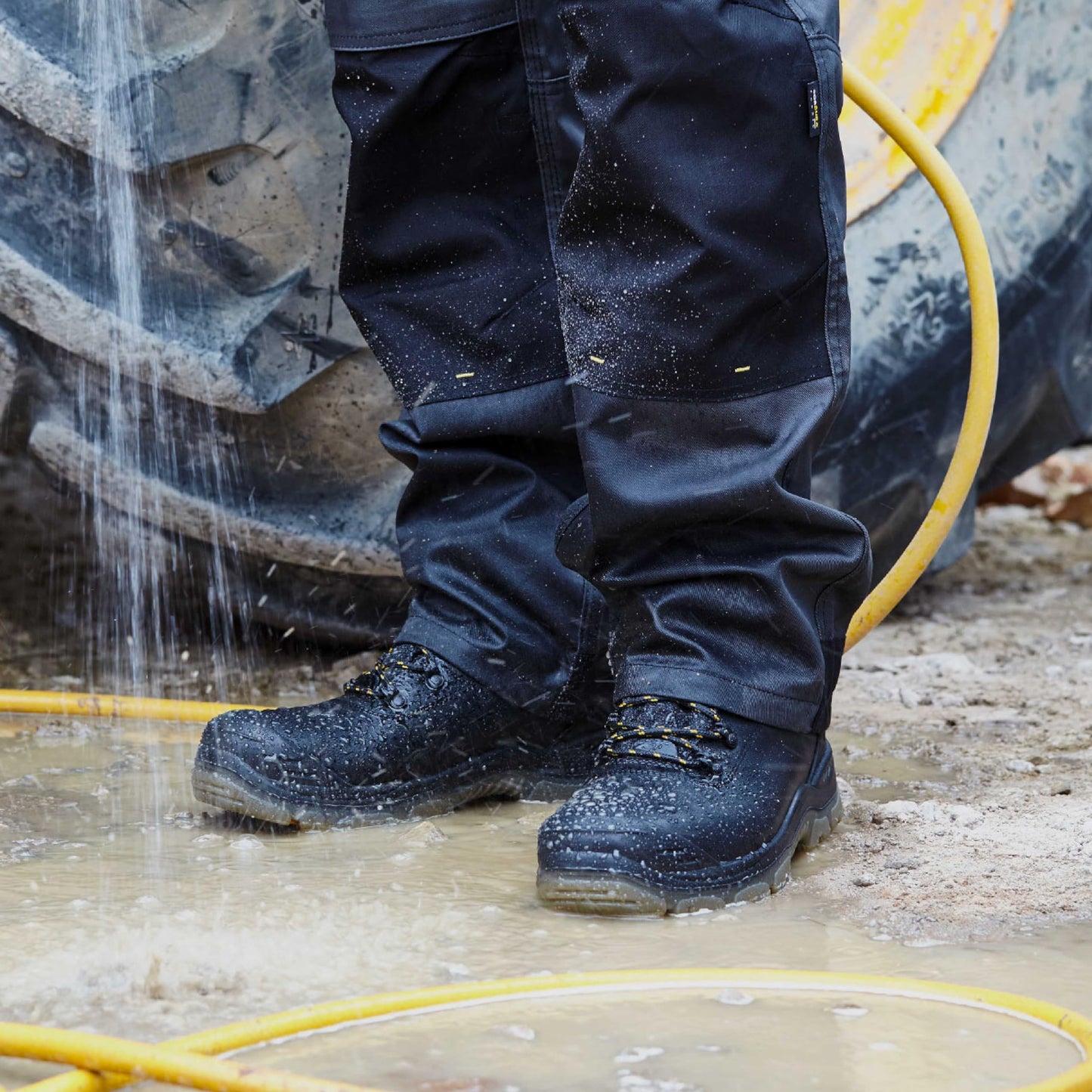 DeWalt Newark Waterproof Safety Boots